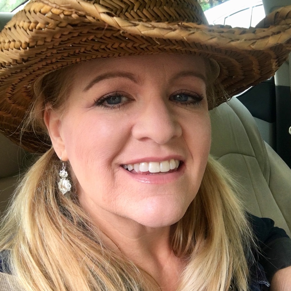 Meet your Posher, Suzanne